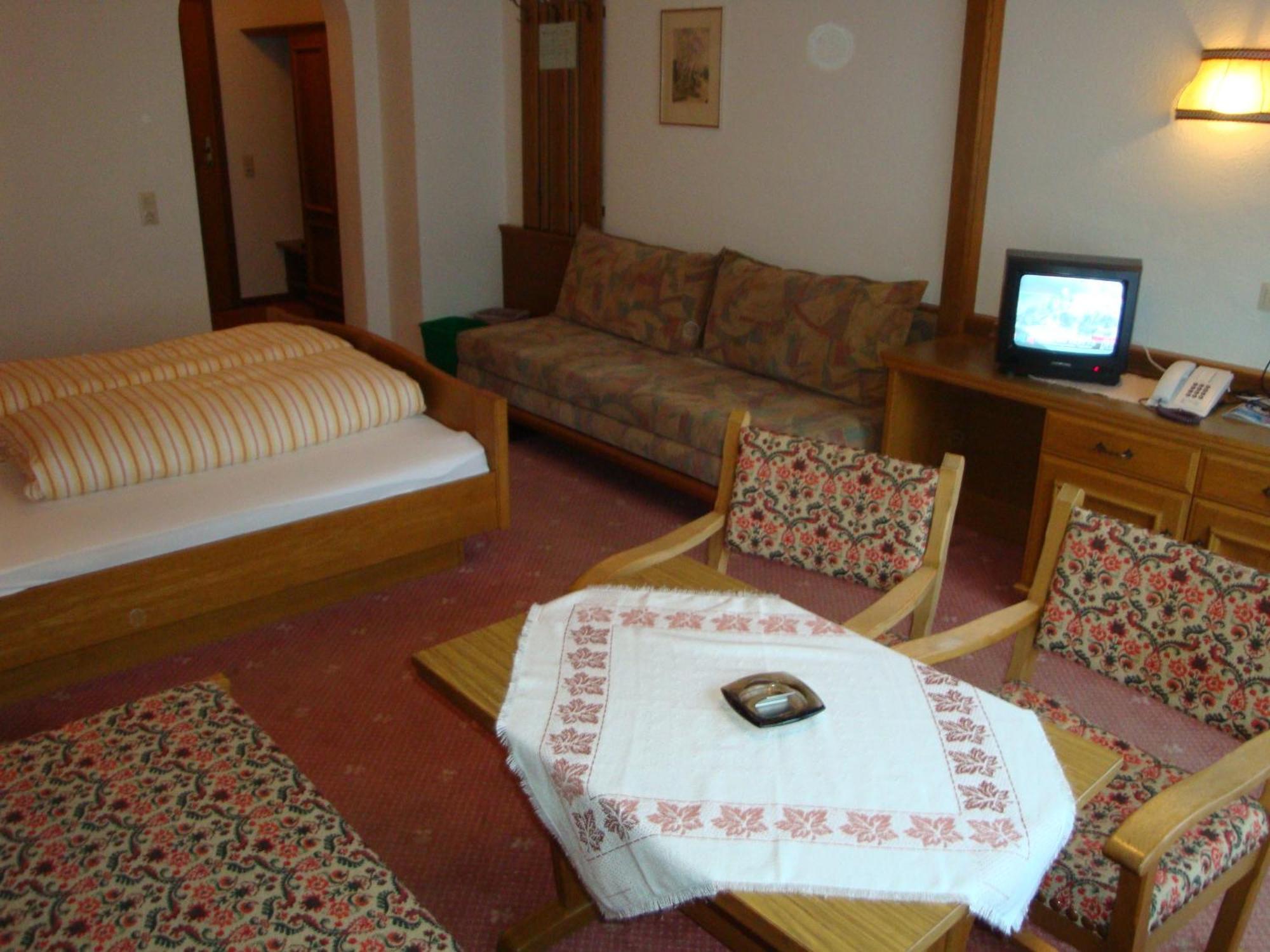 Hotel Garni Val-Sinestra Ischgl Exterior photo