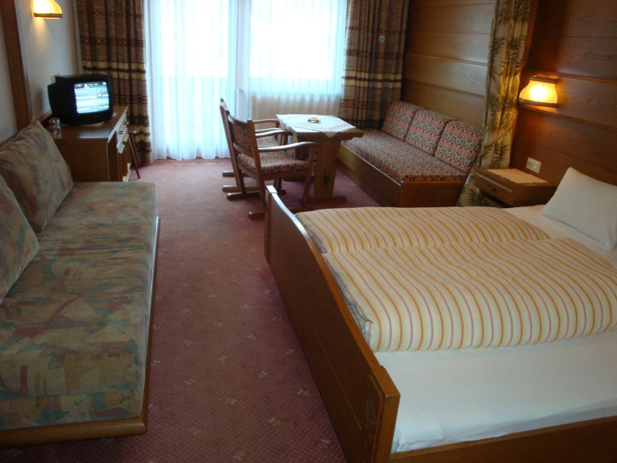 Hotel Garni Val-Sinestra Ischgl Exterior photo